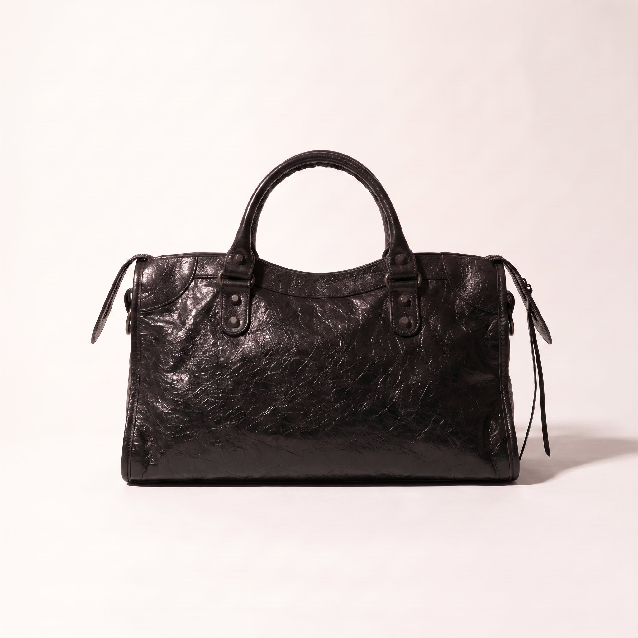 Sac VERSO en cuir noir froissé, vue de dos